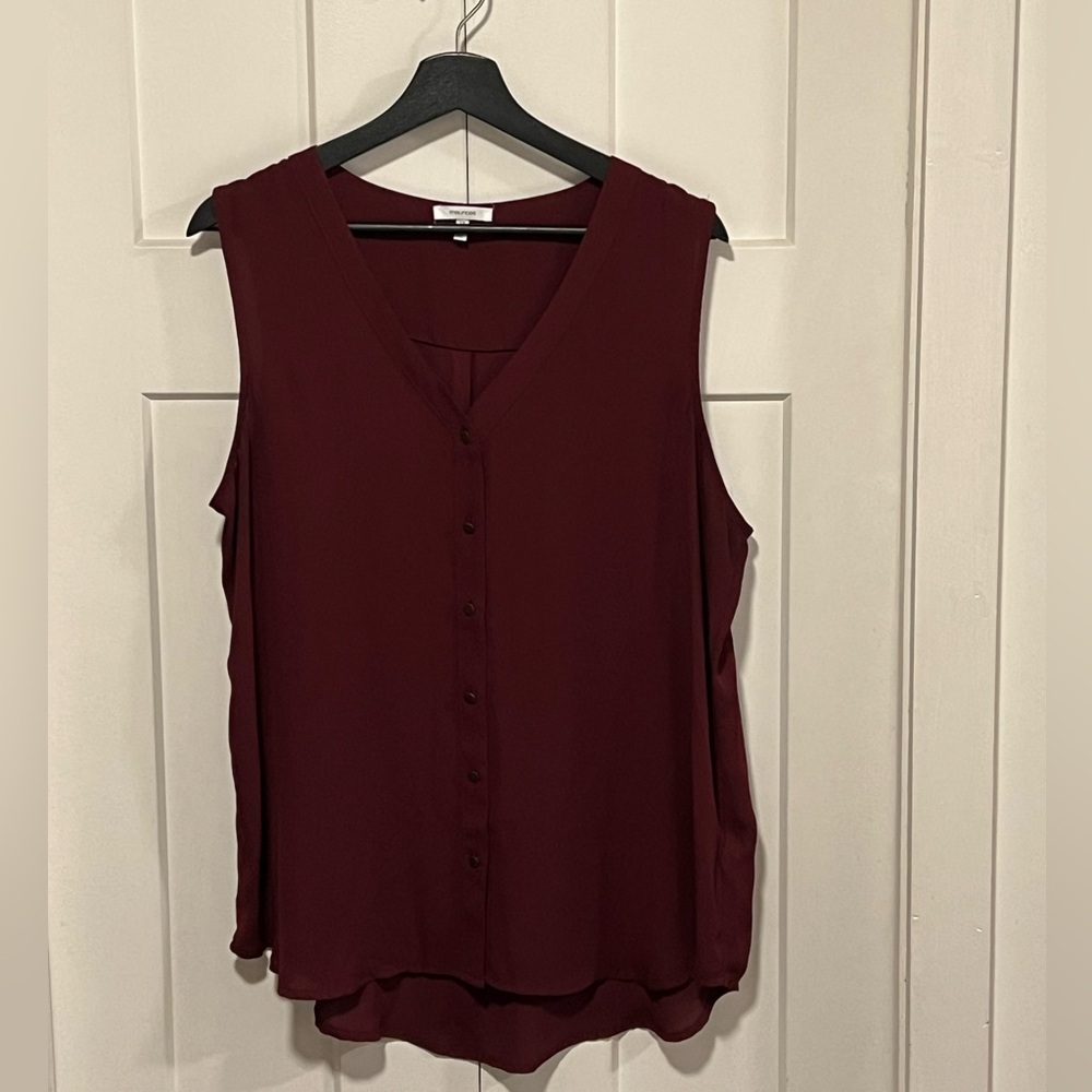 Maurice’s Sleeveless Burgundy Blouse Sz XL EUC